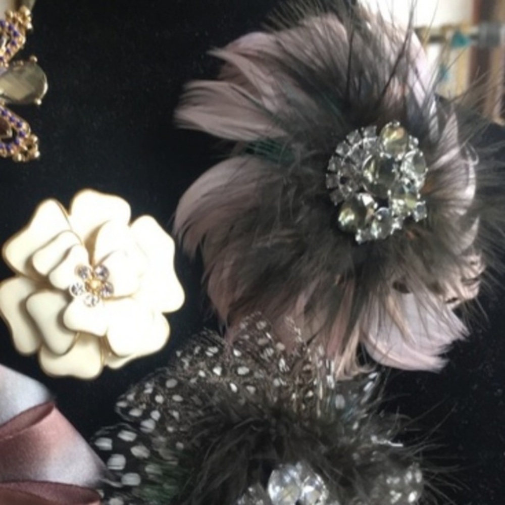 Stella & Dot | ‘Vintage’ Feather Brooch/Pendant Retired - Picture 8 of 8